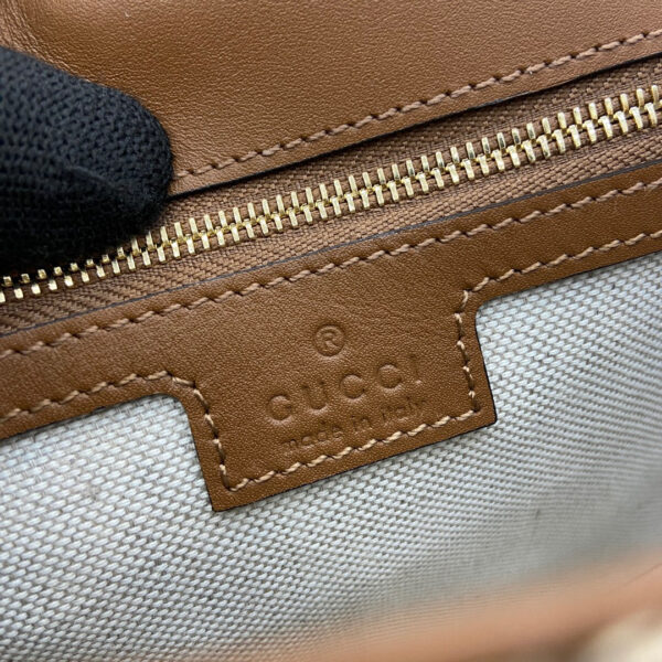 Gucci Blondie medium top handle bag