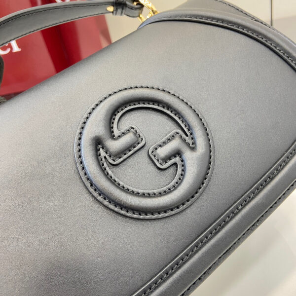 Gucci Blondie medium top handle bag