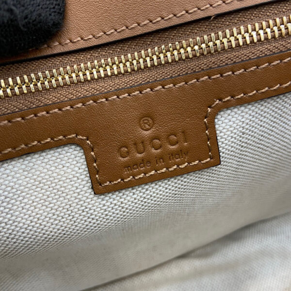 Gucci Blondie medium top handle bag