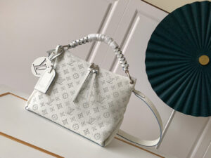Louis Vuitton Beaubourg Hobo MM