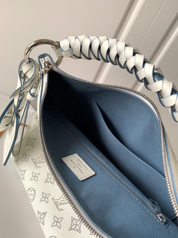 Louis Vuitton Beaubourg Hobo MM
