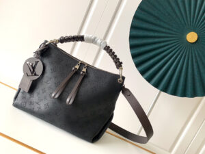 Louis Vuitton Beaubourg Hobo MM