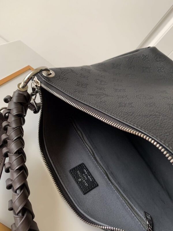Louis Vuitton Beaubourg Hobo MM