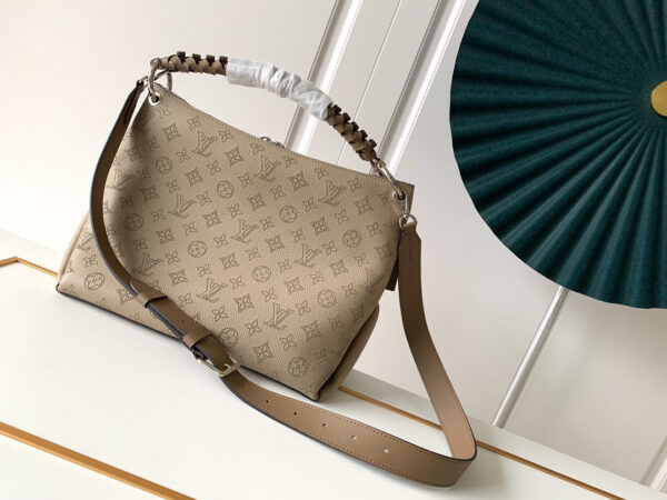 Louis Vuitton Beaubourg Hobo MM