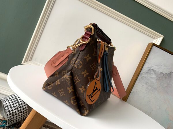 Louis Vuitton Beaubourg Hobo