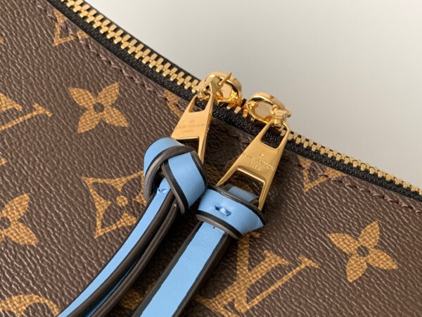 Louis Vuitton Beaubourg Hobo