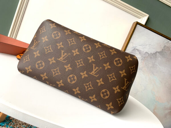 Louis Vuitton Beaubourg Hobo