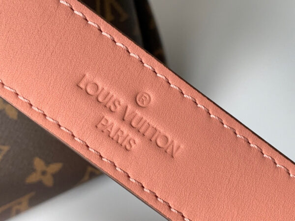 Louis Vuitton Beaubourg Hobo