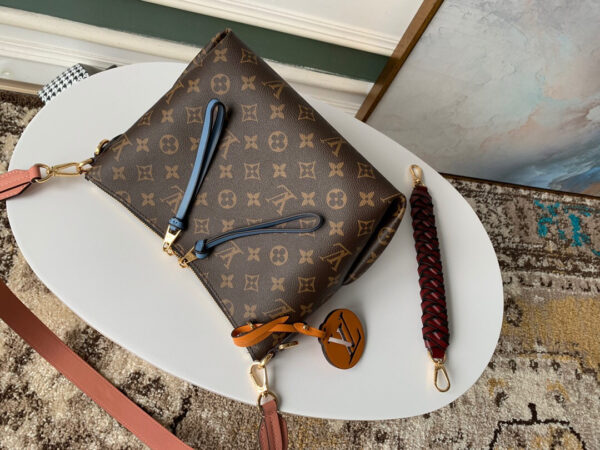 Louis Vuitton Beaubourg Hobo
