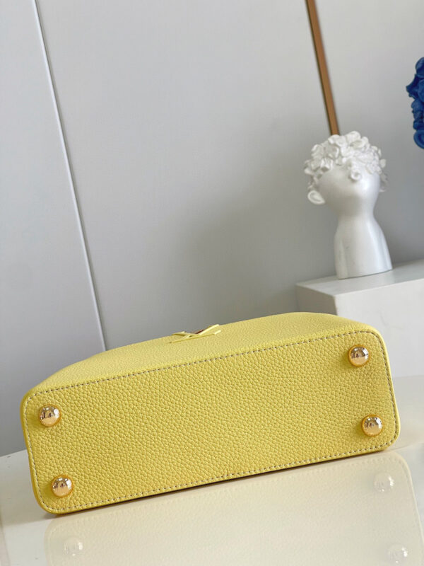Louis Vuitton Capucines BB