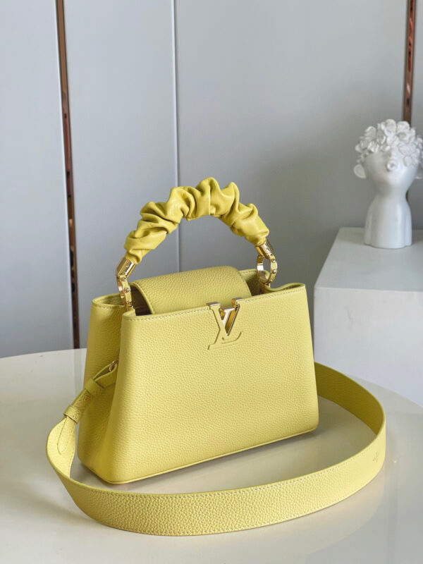 Louis Vuitton Capucines BB