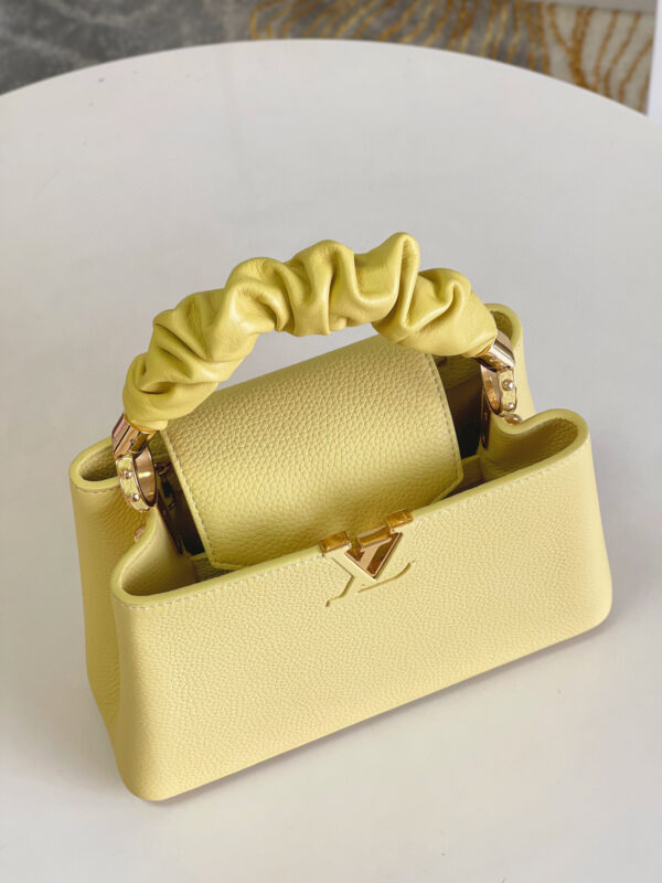 Louis Vuitton Capucines BB