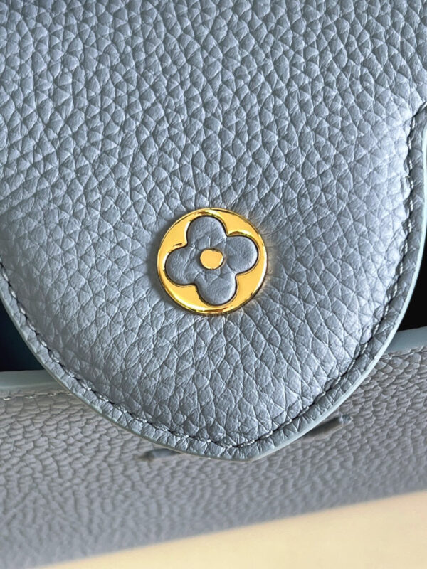 Louis Vuitton Capucines BB