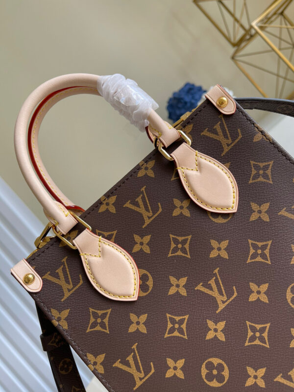 Louis Vuitton Sac Plat Bag
