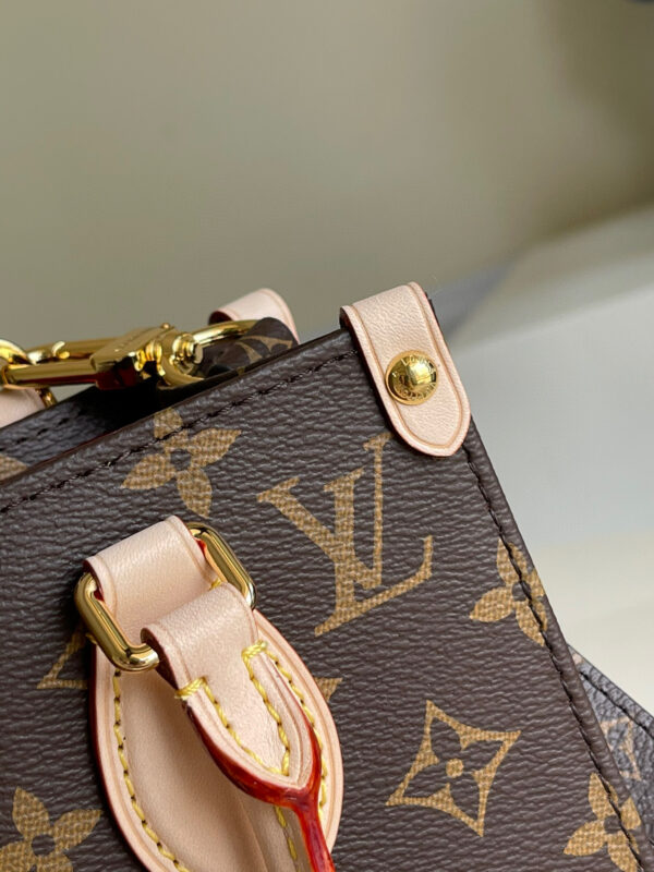 Louis Vuitton Sac Plat Bag