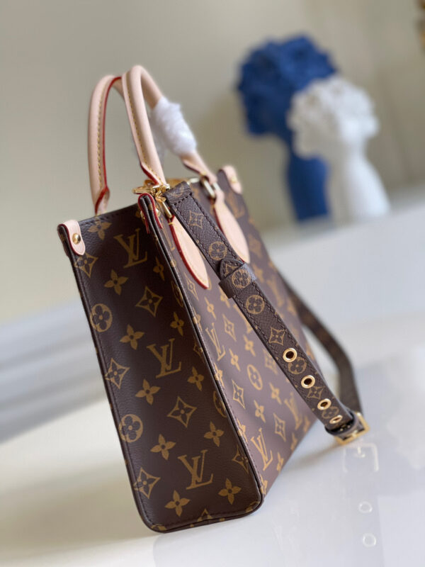 Louis Vuitton Sac Plat Bag