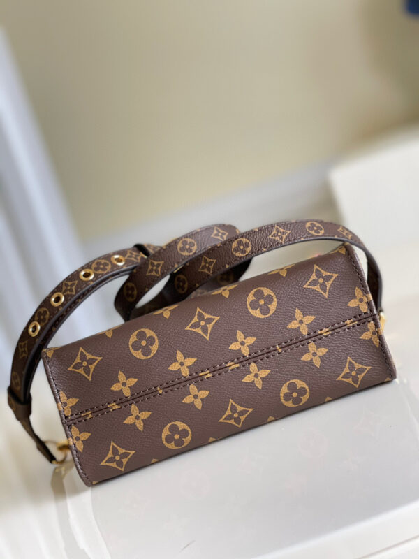 Louis Vuitton Sac Plat Bag
