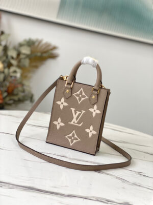 Louis Vuitton Petie Sac Plat