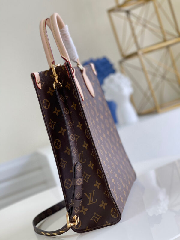 Louis Vuitton Sac Plat