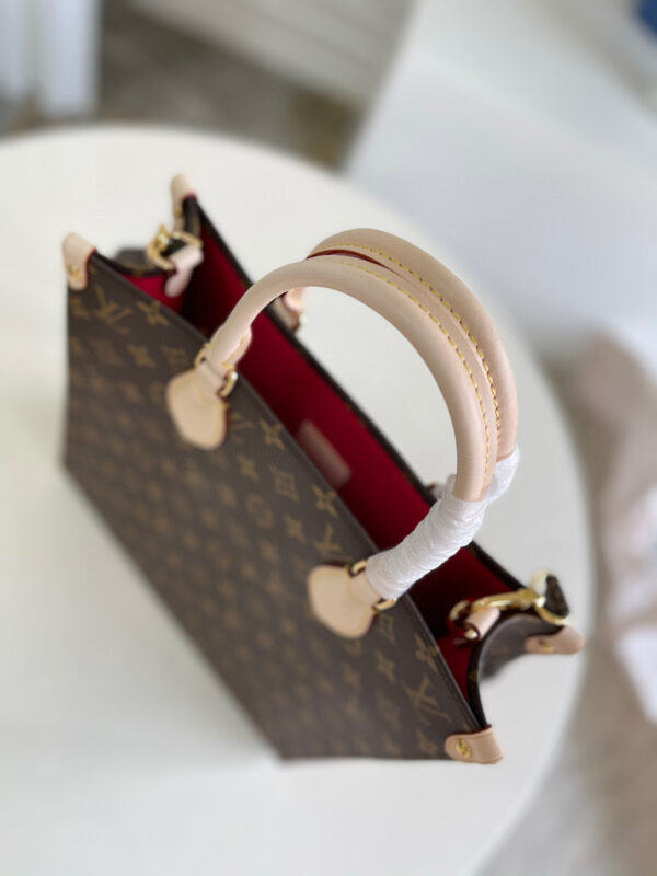 Louis Vuitton Sac Plat