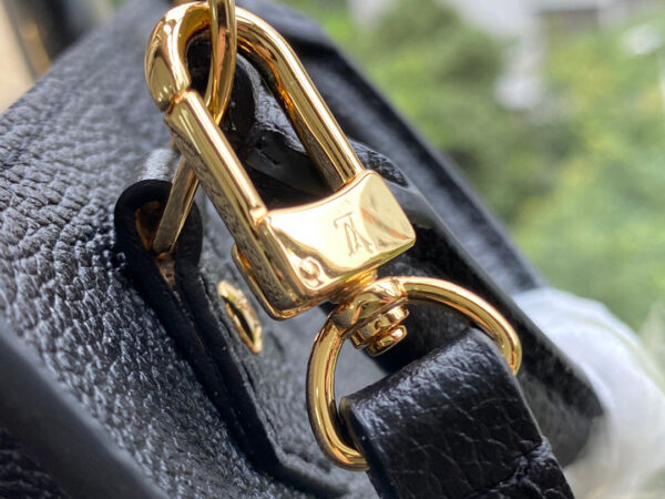 Louis Vuitton Petie Sac Plat