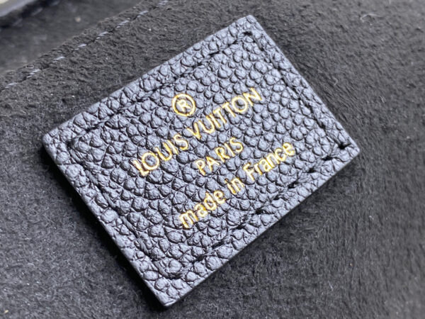 Louis Vuitton Petie Sac Plat