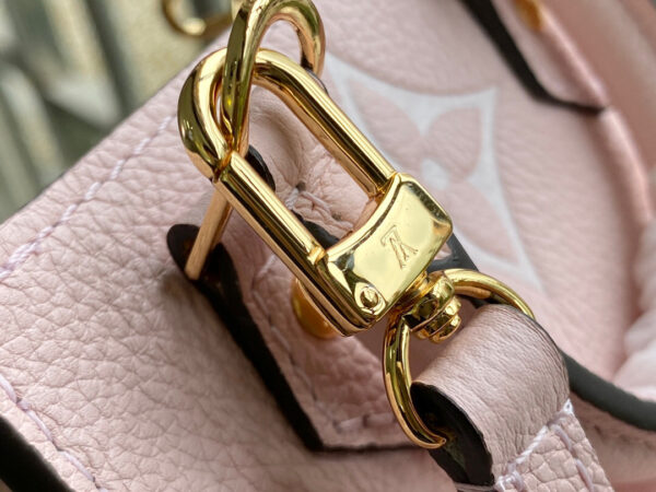 Louis Vuitton Petie Sac Plat