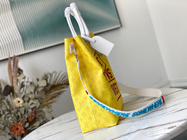 Louis Vuitton Carry It Tote