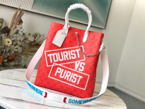 Louis Vuitton Carry It Tote