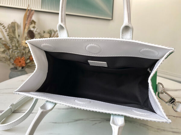 Louis Vuitton Carry It Tote