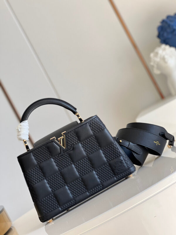 Louis Vuitton Capucines BB