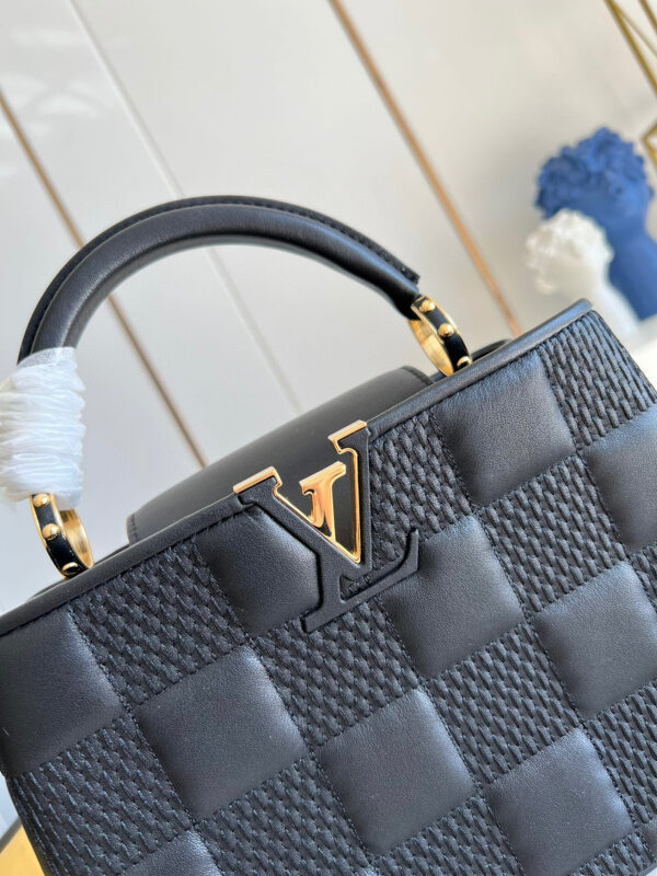Louis Vuitton Capucines BB