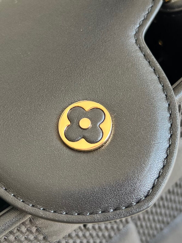 Louis Vuitton Capucines BB