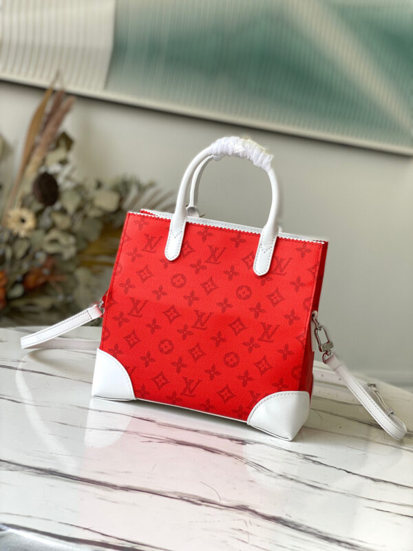Louis Vuitton Carry It Tote