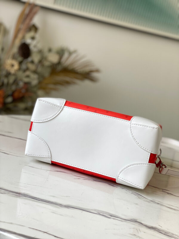 Louis Vuitton Carry It Tote