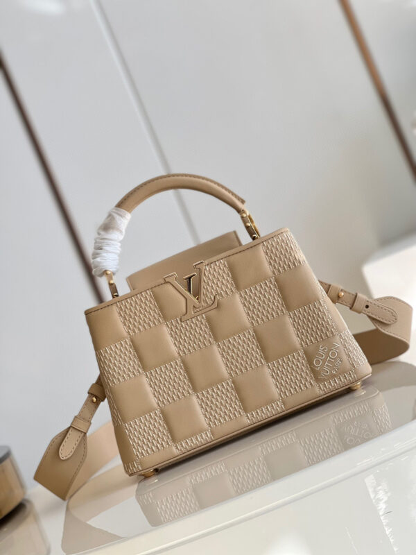 Louis Vuitton Capucines BB