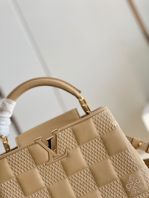 Louis Vuitton Capucines BB