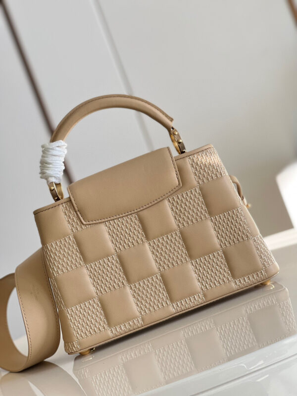 Louis Vuitton Capucines BB