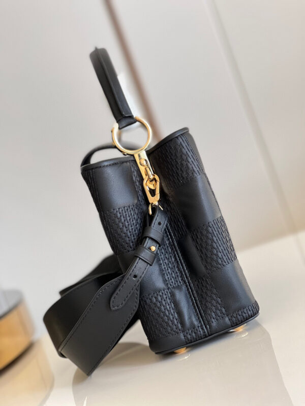 Louis Vuitton Capucines