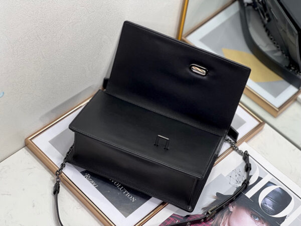 Dior 30 Montaigne