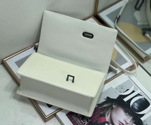 Dior 30 Montaigne