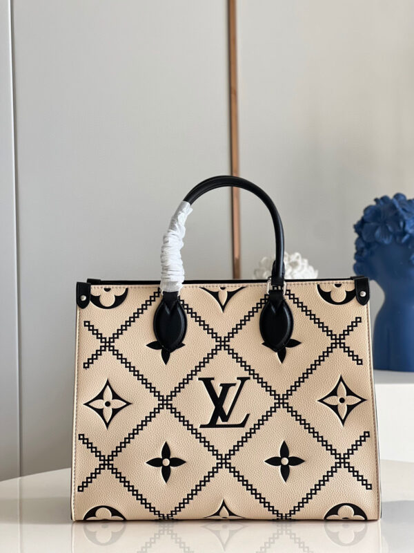 Louis Vuitton OnTheGo MM