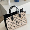 Louis Vuitton OnTheGo MM