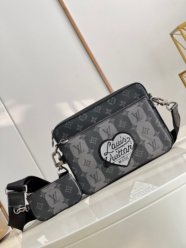 Louis Vuitton Trio Messenger Bag