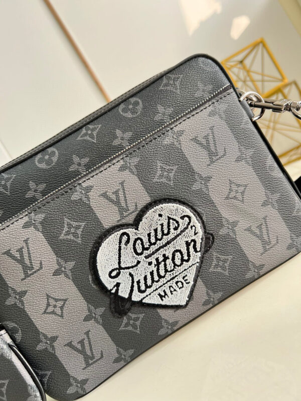 Louis Vuitton Trio Messenger Bag