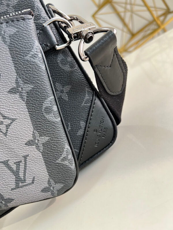 Louis Vuitton Trio Messenger Bag