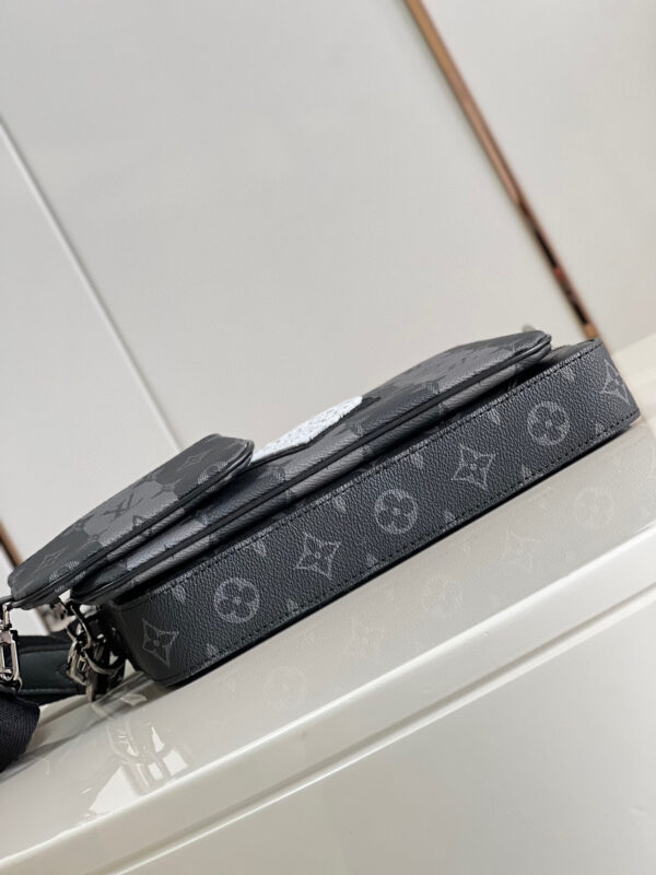 Louis Vuitton Trio Messenger Bag