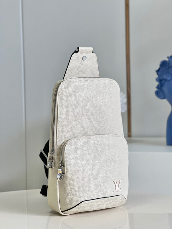 Louis Vuitton Avenue