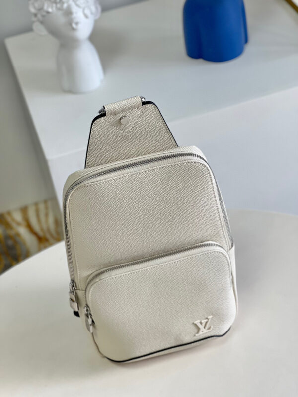 Louis Vuitton Avenue
