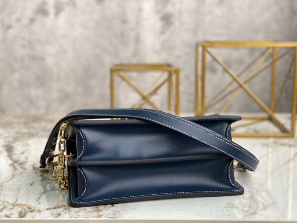 Louis Vuitton Dauphine